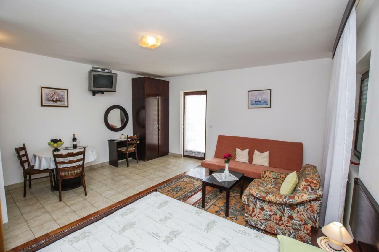 Apartmani Janja Poreč Exterior foto